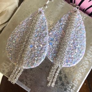 Pretty‎ White Glitter and Silver chain earrings
